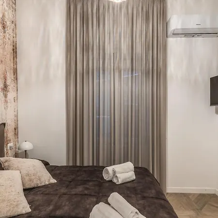 Boutique Spagnoli 4* Naples