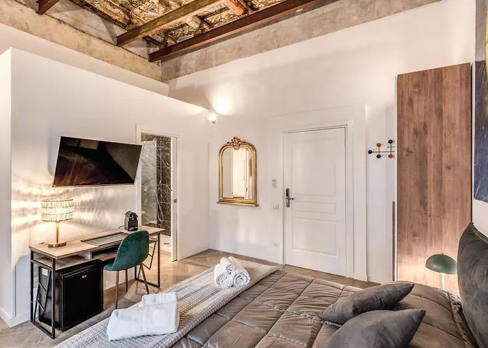 Boutique Spagnoli 4* Naples