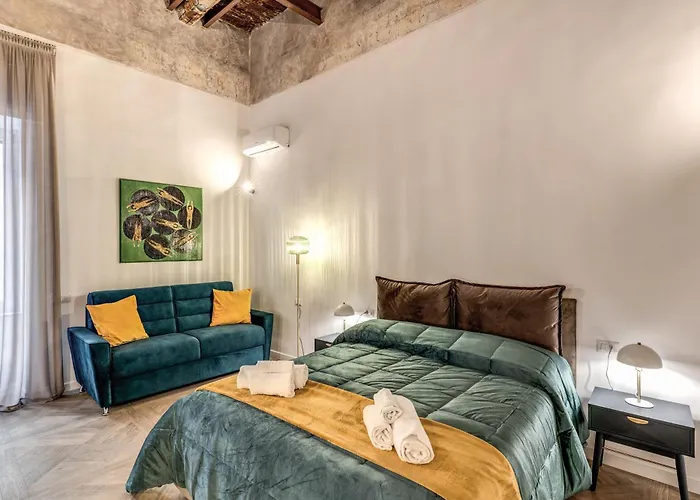 Boutique Spagnoli 4* Naples